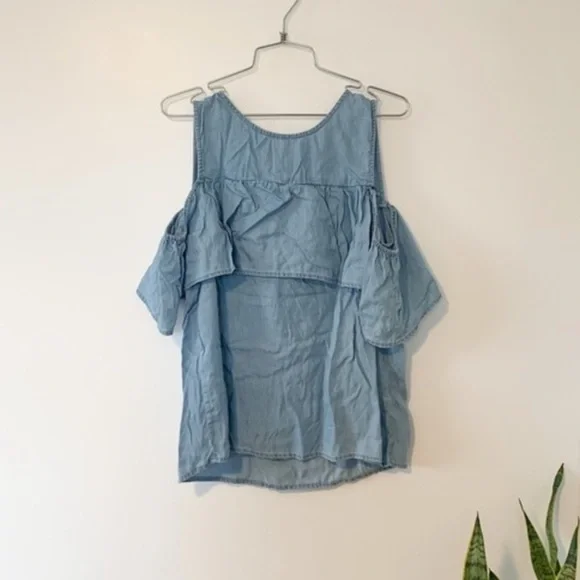 Lauren Conrad Denim Cold Shoulder Blouse sz M - Picture 2 of 2